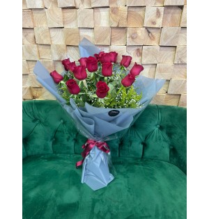 15  KIRMIZIGÜL BUKETİ